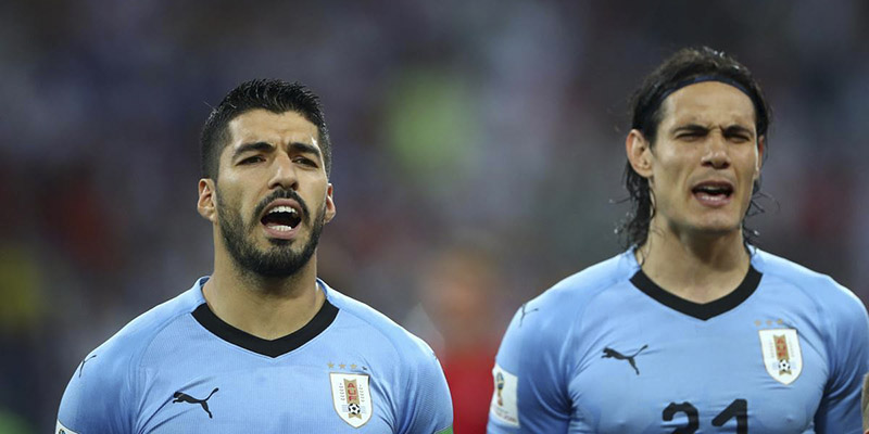 Sơ đồ đội hình xoay quanh bộ đôi Luis Suarez và Edinson Cavani